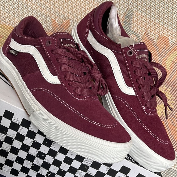 Vans WMNS Gilbert Crockett
Mauve Wine
VN0A5JIFALO
Sneakers - Picture 8 of 16